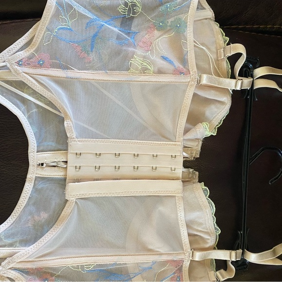 Out From Under Flora Embroidered Bustier Corset Coquette Top in Peach Floral L - Picture 4 of 9